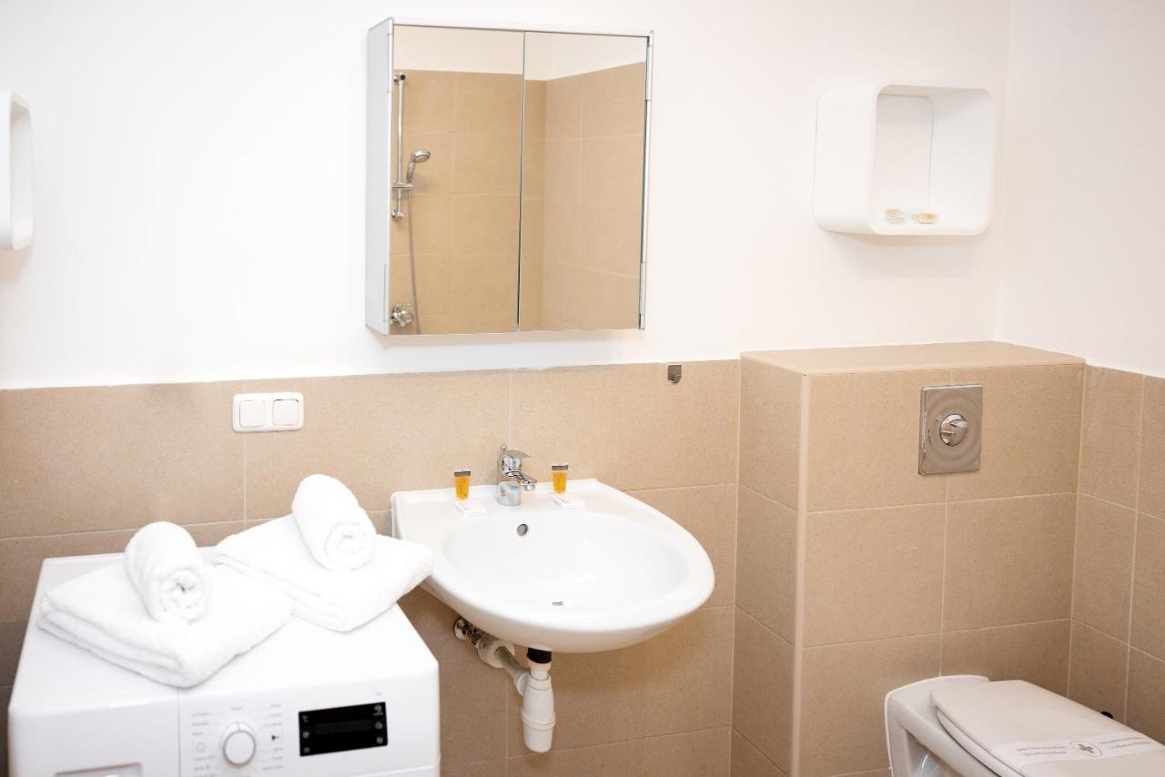 Premium 80 M2 Apartment - Free Parking Виена Екстериор снимка